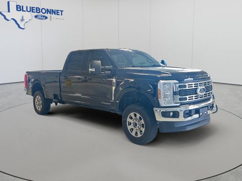Used 2024 Ford F350 XLT AWD/4WD image 3