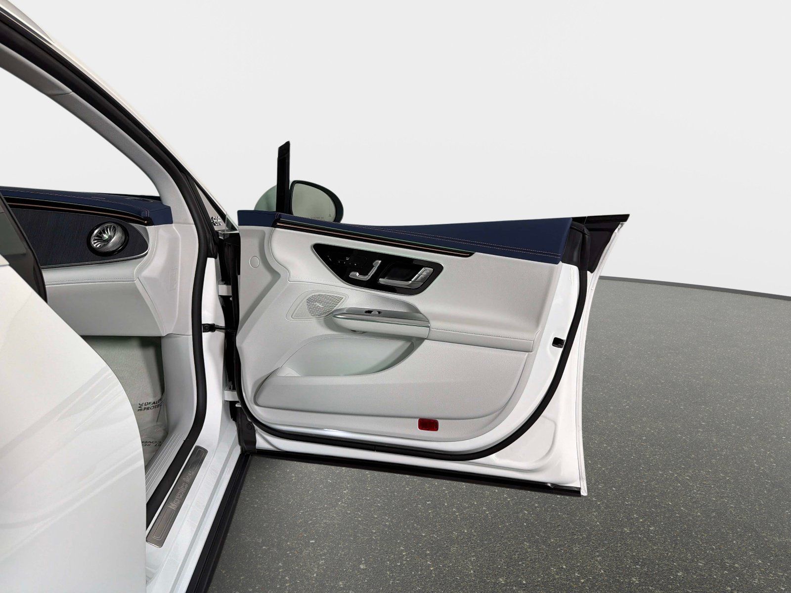 Used 2026 Mercedes-Benz EQE 320+ Sedan image 24