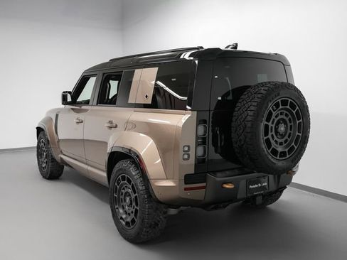 Used 2025 Land Rover Defender 110 image 3
