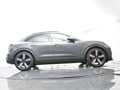Certified 2025 Porsche Macan 4S Electric AWD/4WD image 51