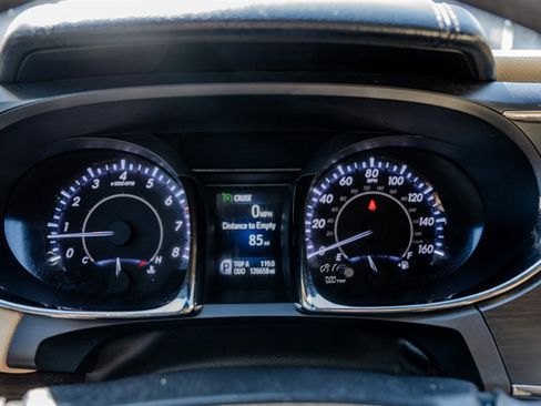 Used 2013 Toyota Avalon Limited image 19