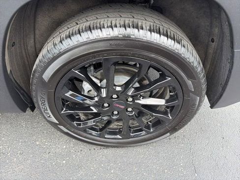 Certified 2023 GMC Terrain SLT w/ Elevation Edition image 9