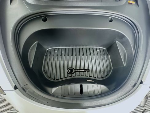 Used 2021 Tesla Model 3 Standard Range Plus image 31