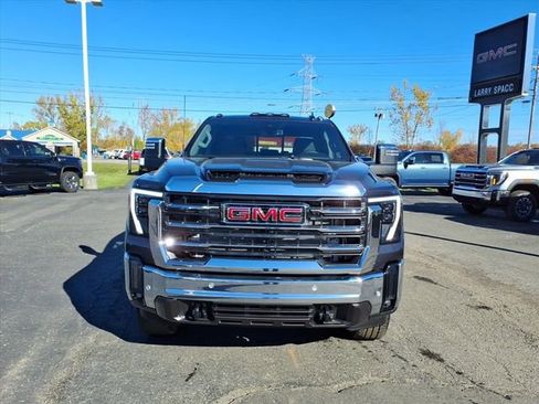 New 2026 GMC Sierra 3500 SLT w/ SLT Premium Package image 8