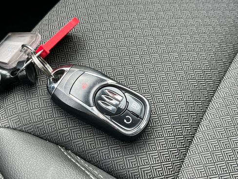 Used 2025 Buick Encore GX Preferred AWD/4WD image 20
