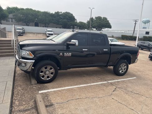Used 2018 RAM 2500 Laramie w/ Convenience Group AWD/4WD image 2