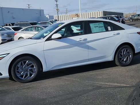 New 2026 Hyundai Elantra Blue image 2