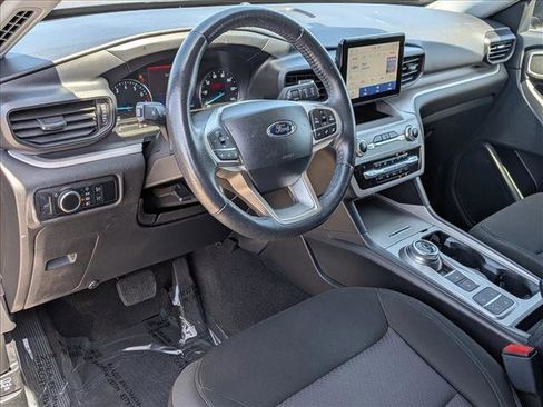 Used 2023 Ford Explorer XLT RWD image 10
