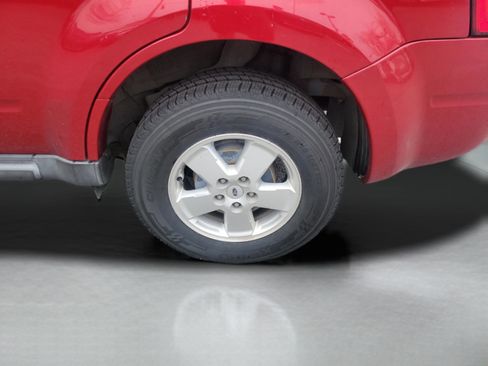 Used 2011 Ford Escape XLT w/ 202A Rapid Spec Order Code image 26