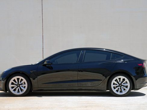 Used 2023 Tesla Model 3 Standard Range RWD image 9