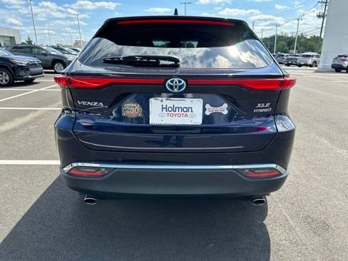 Certified 2021 Toyota Venza XLE w/ Softex Package AWD/4WD image 9