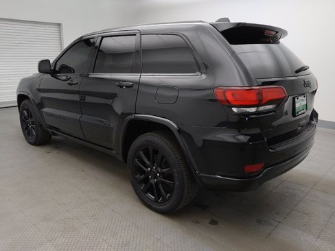 Used 2021 Jeep Grand Cherokee Laredo X AWD/4WD image 3