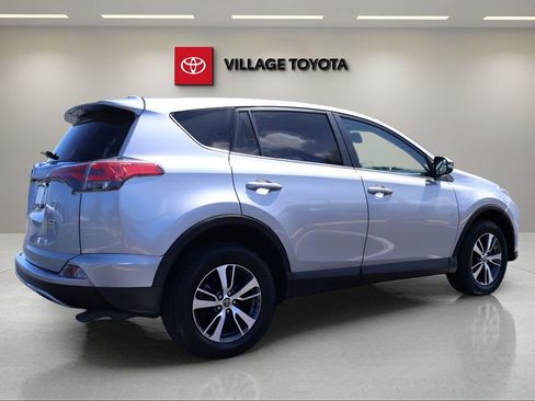 Certified 2018 Toyota RAV4 XLE AWD/4WD image 5