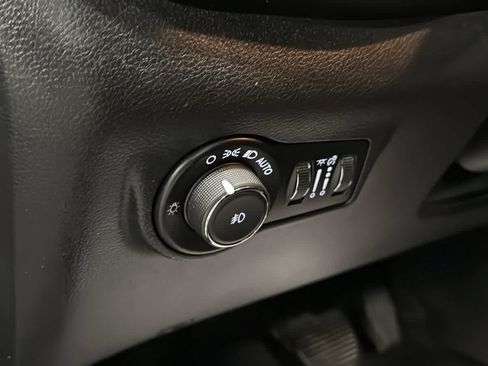Used 2024 Jeep Compass Latitude AWD/4WD image 22