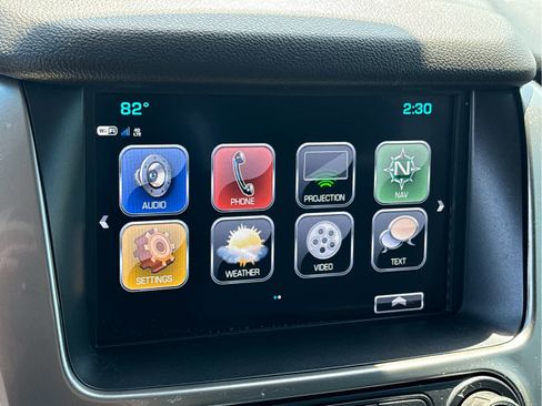 Used 2018 Chevrolet Tahoe LT w/ LT Signature Package AWD/4WD image 13