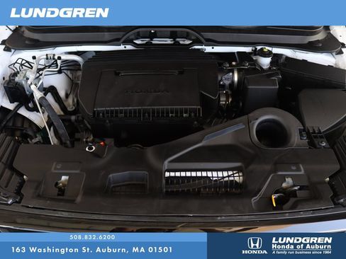Used 2025 Honda Pilot Sport image 32