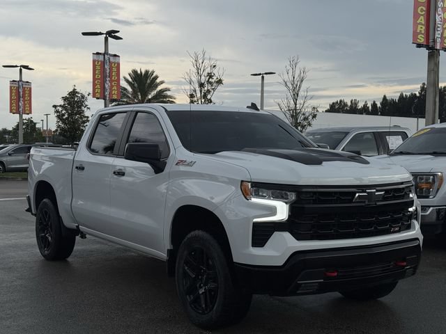 Used 2025 Chevrolet Silverado 1500 LT Trail Boss w/ Convenience Package II AWD/4WD image 4