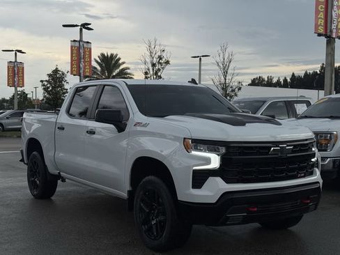 Used 2025 Chevrolet Silverado 1500 LT Trail Boss w/ Convenience Package II AWD/4WD image 4