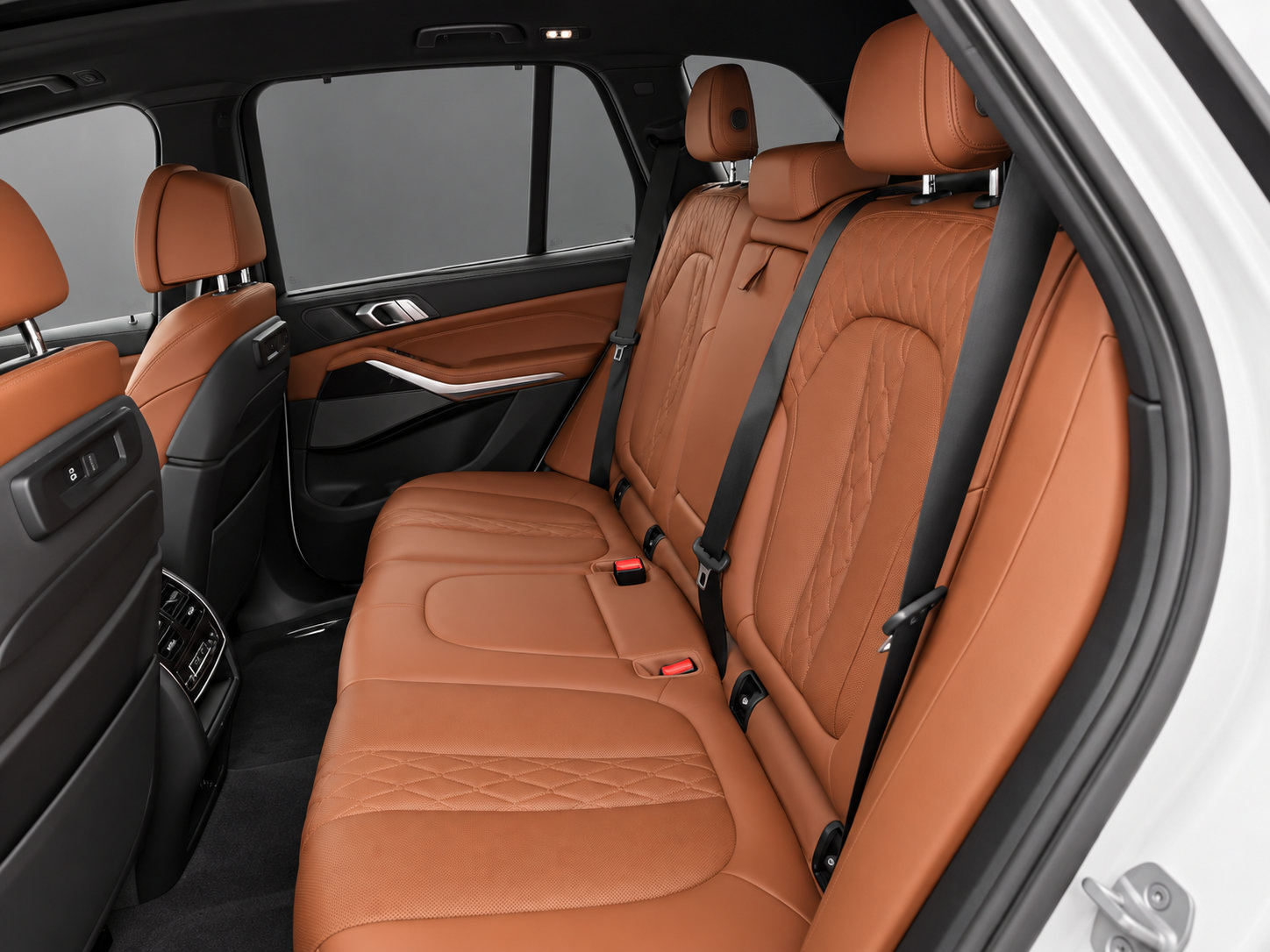 Used 2021 BMW X5 M50i w/ Executive Package AWD/4WD image 3