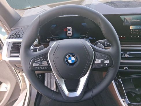 New 2026 BMW X5 xDrive50e image 17