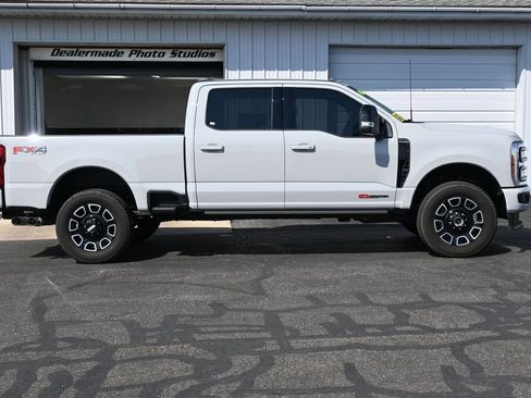 Used 2025 Ford F350 Platinum AWD/4WD image 4