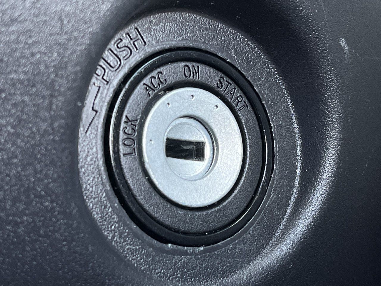 Used 2025 Toyota Corolla Cross L FWD image 19