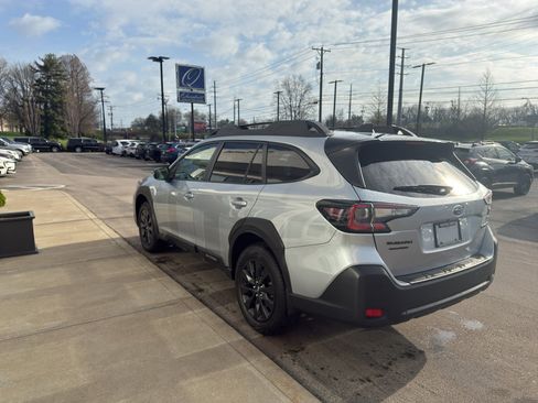 Used 2025 Subaru Outback Onyx Edition image 5