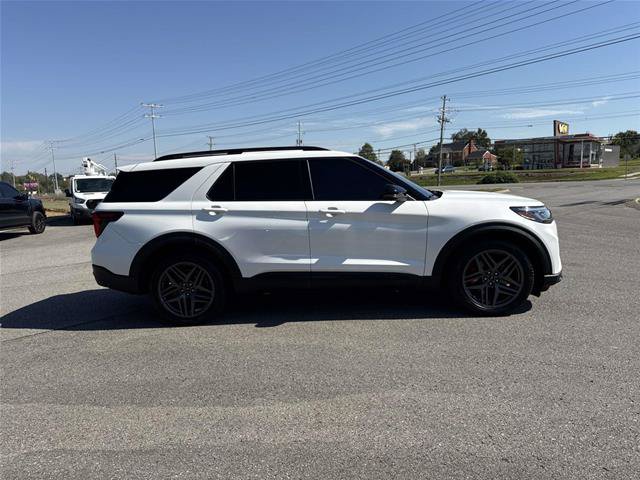 Certified 2025 Ford Explorer ST AWD/4WD image 4