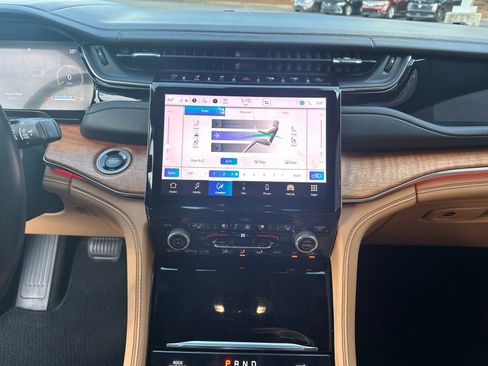 Used 2022 Jeep Grand Cherokee L Summit image 27