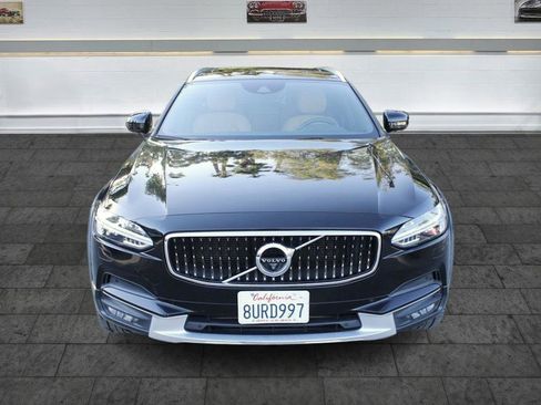 Used 2018 Volvo V90 T5 Cross Country w/ Convenience Package AWD/4WD image 2