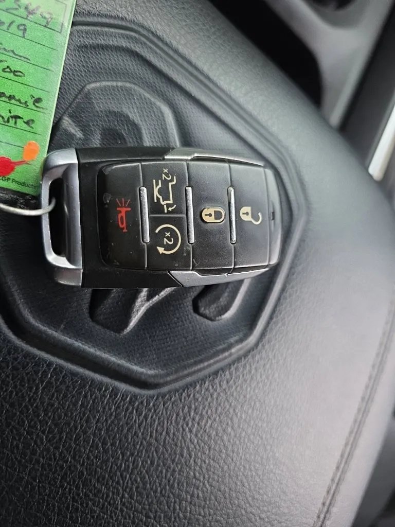 Used 2019 RAM 1500 Laramie AWD/4WD image 37