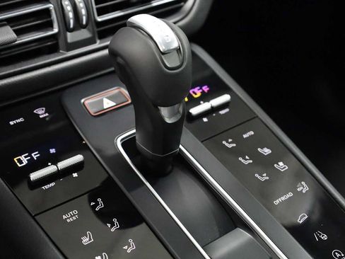 Certified 2026 Porsche Macan AWD/4WD image 27