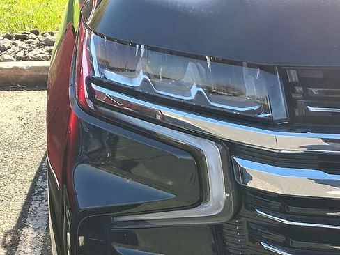 Used 2023 Chevrolet Tahoe LT w/ Luxury Package image 4