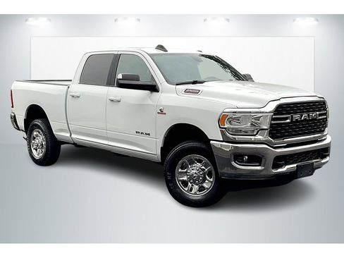 Used 2022 RAM 2500 Big Horn w/ Cold Weather Group image 1