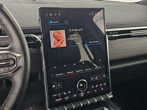 Used 2024 GMC Sierra EV Denali image 27