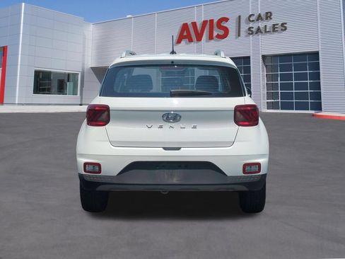 Used 2025 Hyundai Venue SEL FWD image 7