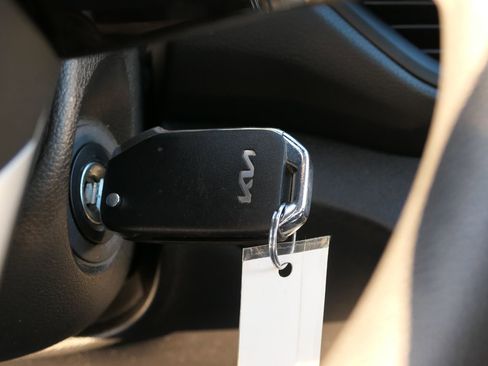 Used 2023 Kia Forte LXS w/ LXS Technology Package image 21