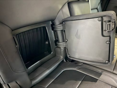 Used 2021 Chevrolet Silverado 1500 LT Trail Boss w/ Convenience Package II AWD/4WD image 18