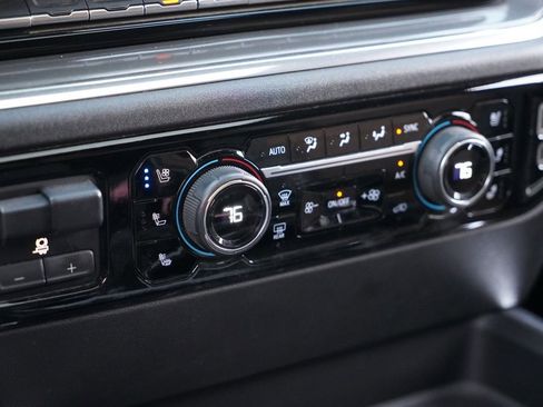 Used 2024 Chevrolet Silverado 3500 High Country w/ Technology Package image 29