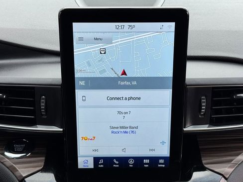 Used 2022 Ford Explorer Limited w/ Limited Technology Package image 5