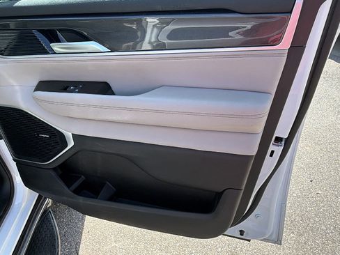Certified 2024 Jeep Wagoneer 4WD image 18
