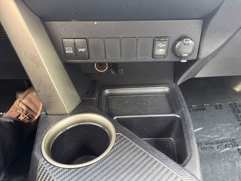 Used 2015 Toyota RAV4 XLE AWD/4WD image 22