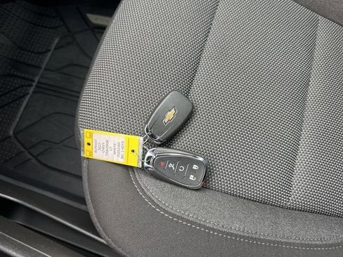 Used 2023 Chevrolet Traverse LT image 33