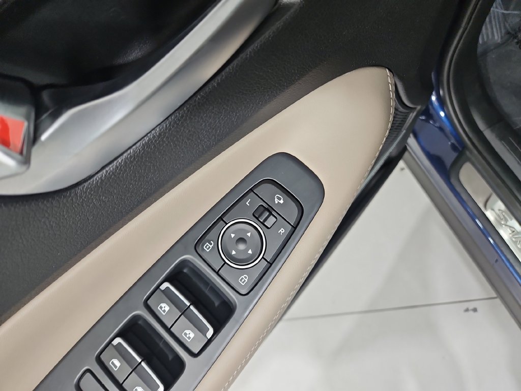 Used 2023 Hyundai Santa Fe Limited AWD/4WD image 12