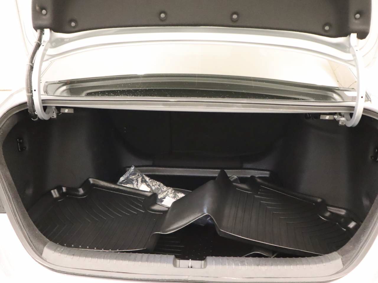Used 2024 Honda Accord Sport image 19