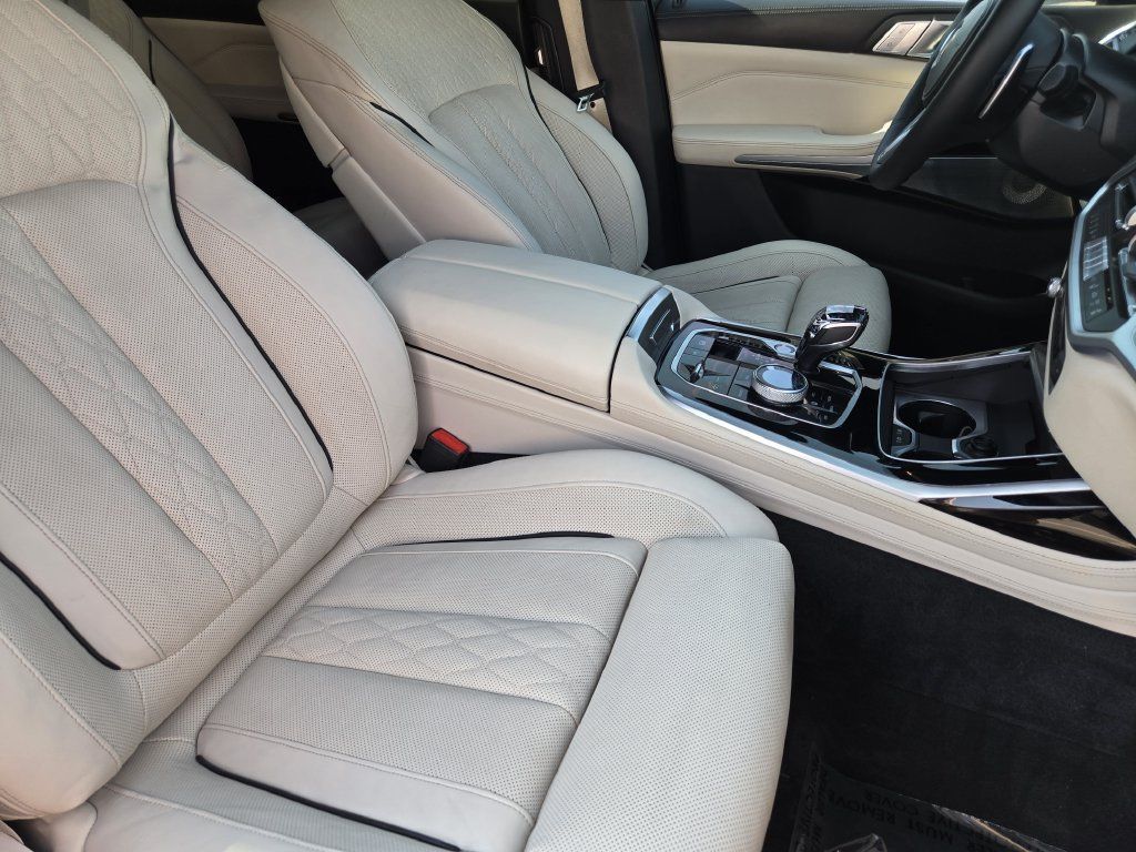 Used 2021 BMW X7 M50i AWD/4WD image 15