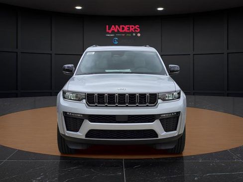 New 2026 Jeep Grand Cherokee L Limited RWD image 4