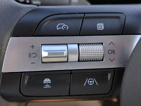 Certified 2025 Hyundai Tucson SE image 21