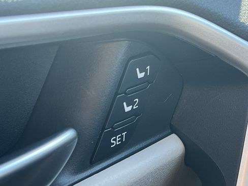 Used 2023 Toyota RAV4 XLE Premium image 33