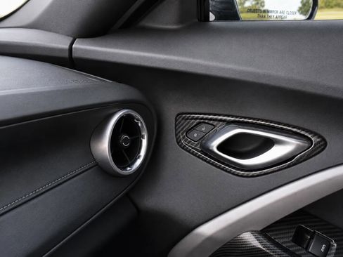 Used 2017 Chevrolet Camaro SS RWD image 18